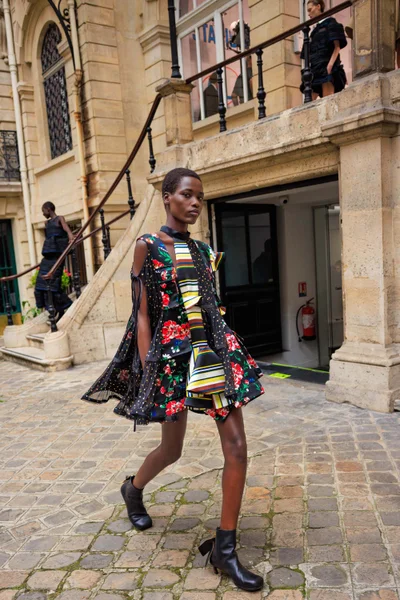 Look 12